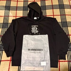 Men's Black Burberry Hoodie - Size Large - Stylish & Comfortable!